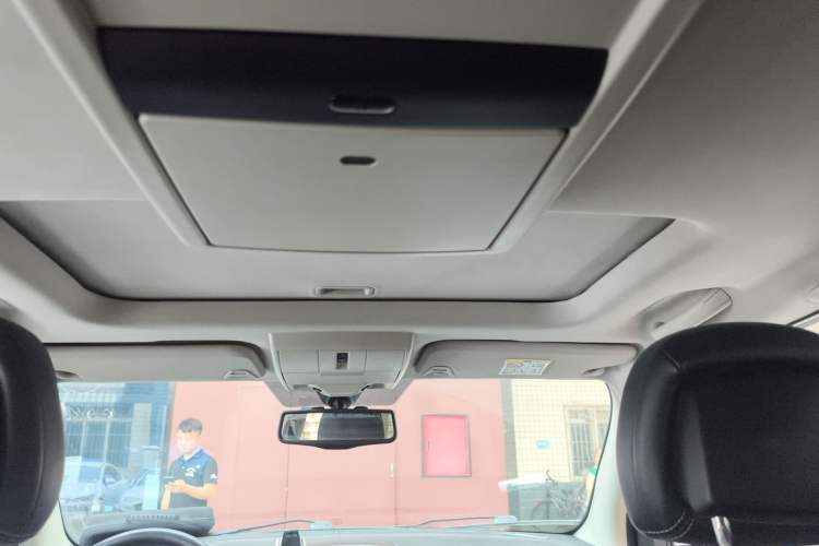 Used Dodge Journey 2013 3.6L Four-Wheel Drive Flagship Edition Headliner