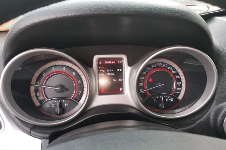Used Dodge Journey 2013 2.4L Two-Wheel Drive Luxury Version Instrument Cluster