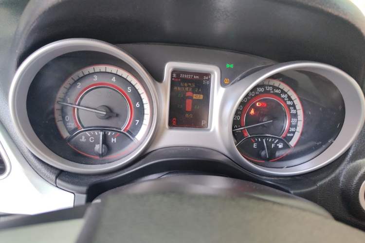 Used Dodge Journey 2013 2.4L Two-Wheel Drive Luxury Version Instrument Cluster