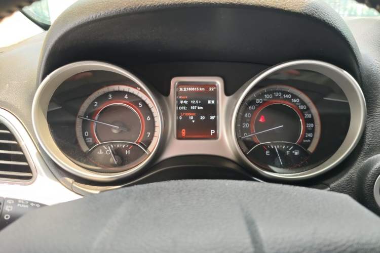Used Dodge Journey 2013 2.4L Two-Wheel Drive Luxury Version Instrument Cluster
