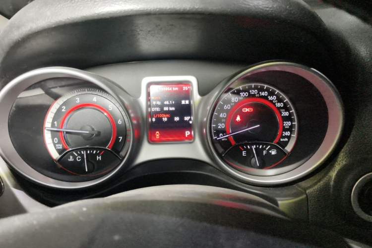 Used Dodge Journey 2013 3.6L Four-Wheel Drive Flagship Edition Instrument Cluster