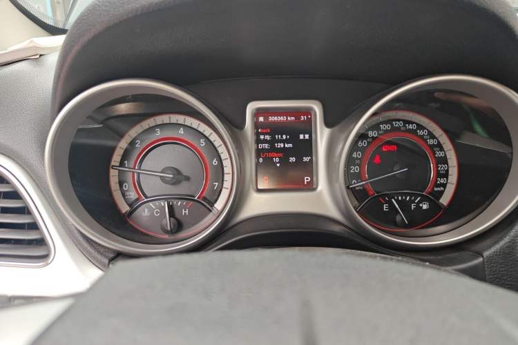 Used Dodge Journey 2013 2.4L Two-Wheel Drive Luxury Version Instrument Cluster