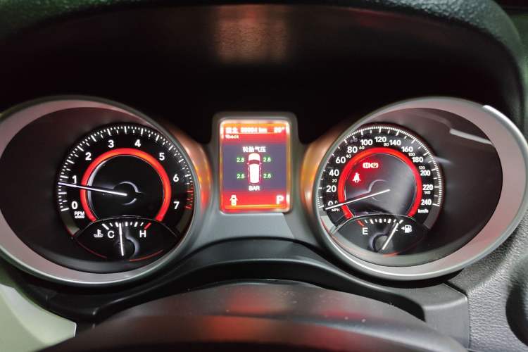 Used Dodge Journey 2013 2.4L Two-Wheel Drive Luxury Version Instrument Cluster