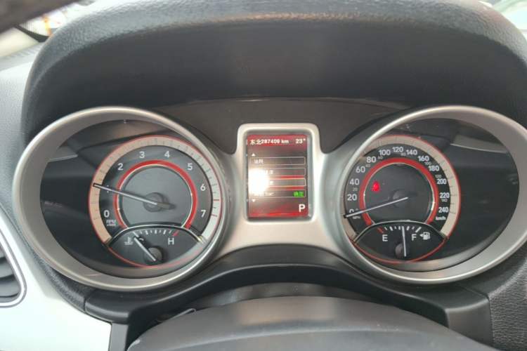 Used Dodge Journey 2013 2.4L Two-Wheel Drive Luxury Version Instrument Cluster