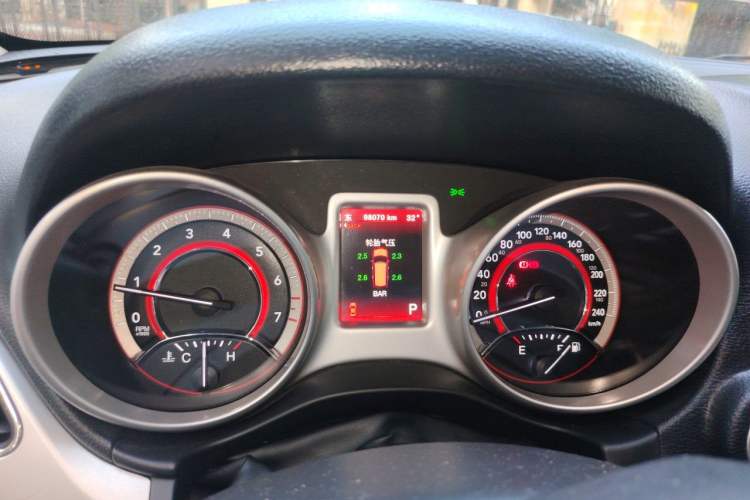 Used Dodge Journey 2013 2.4L Two-Wheel Drive Luxury Version Instrument Cluster