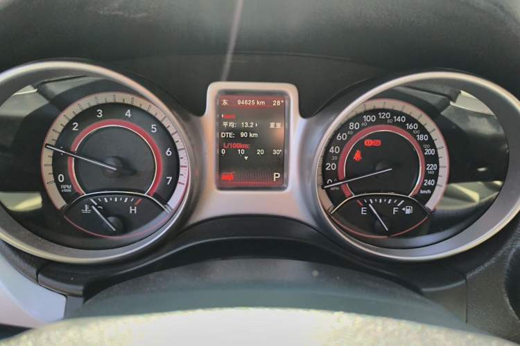 Used Dodge Journey 2013 2.4L Two-Wheel Drive Luxury Version Instrument Cluster
