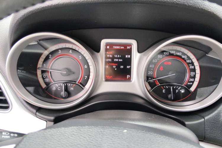 Used Dodge Journey 2013 2.4L Two-Wheel Drive Luxury Version Instrument Cluster
