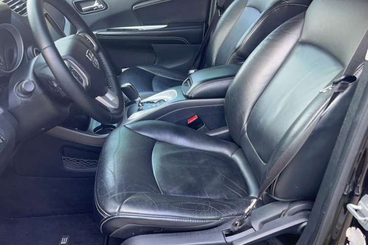 Used Dodge Journey 2013 2.4L Two-Wheel Drive Luxury Version Interior 1