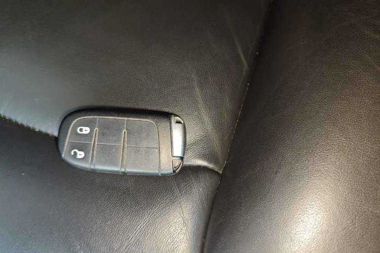 Used Dodge Journey 2013 2.4L Two-Wheel Drive Luxury Version Interior 1