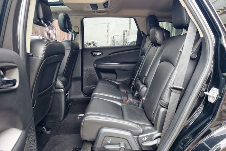 Used Dodge Journey 2013 3.6L Four-Wheel Drive Flagship Edition Interior 10