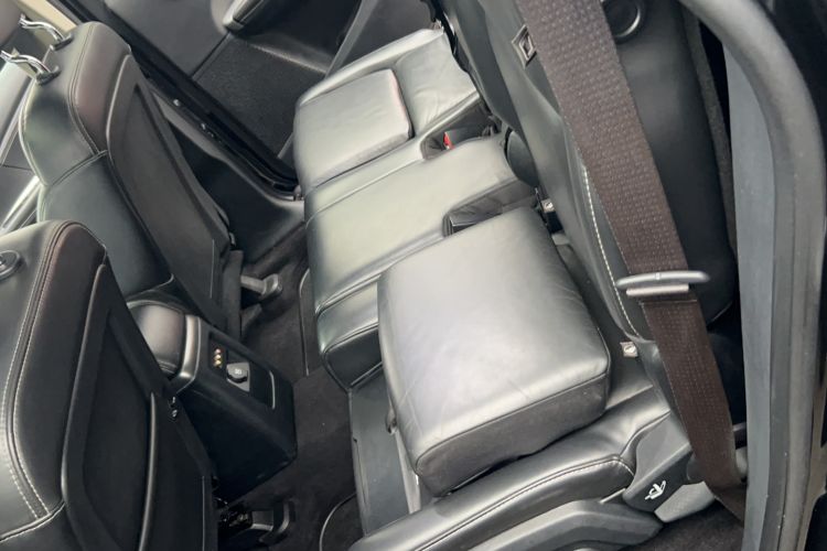 Used Dodge Journey 2013 2.4L Two-Wheel Drive Luxury Version Interior 3