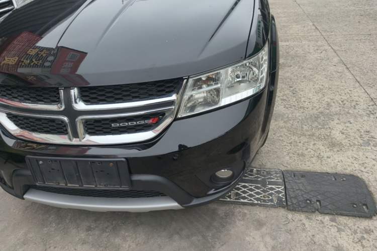 Used Dodge Journey 2013 2.4L Two-Wheel Drive Luxury Version Left Front Headlight