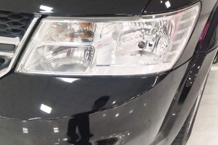 Used Dodge Journey 2013 2.4L Two-Wheel Drive Luxury Version Left Front Headlight