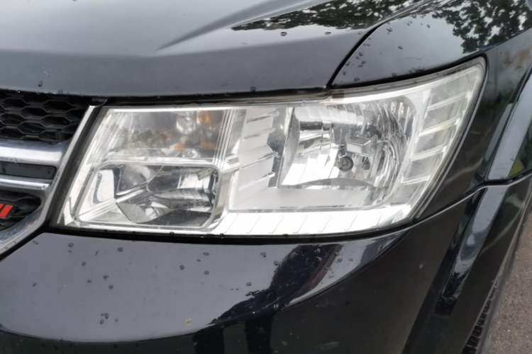 Used Dodge Journey 2013 2.4L Two-Wheel Drive Luxury Version Left Front Headlight