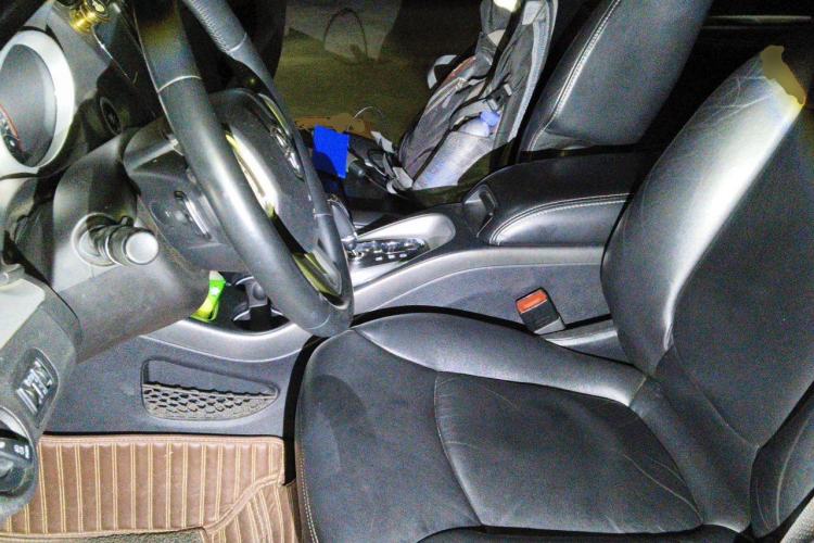 Used Dodge Journey 2013 2.4L Two-Wheel Drive Luxury Version Left Front Seat
