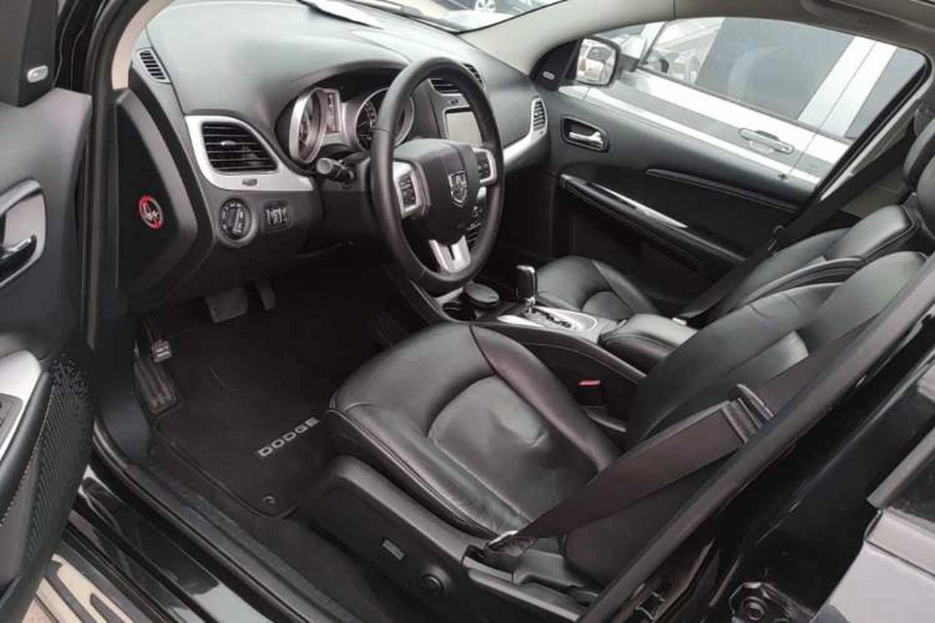 Used Dodge Journey 2013 2.4L Two-Wheel Drive Luxury Version Left Front Seat