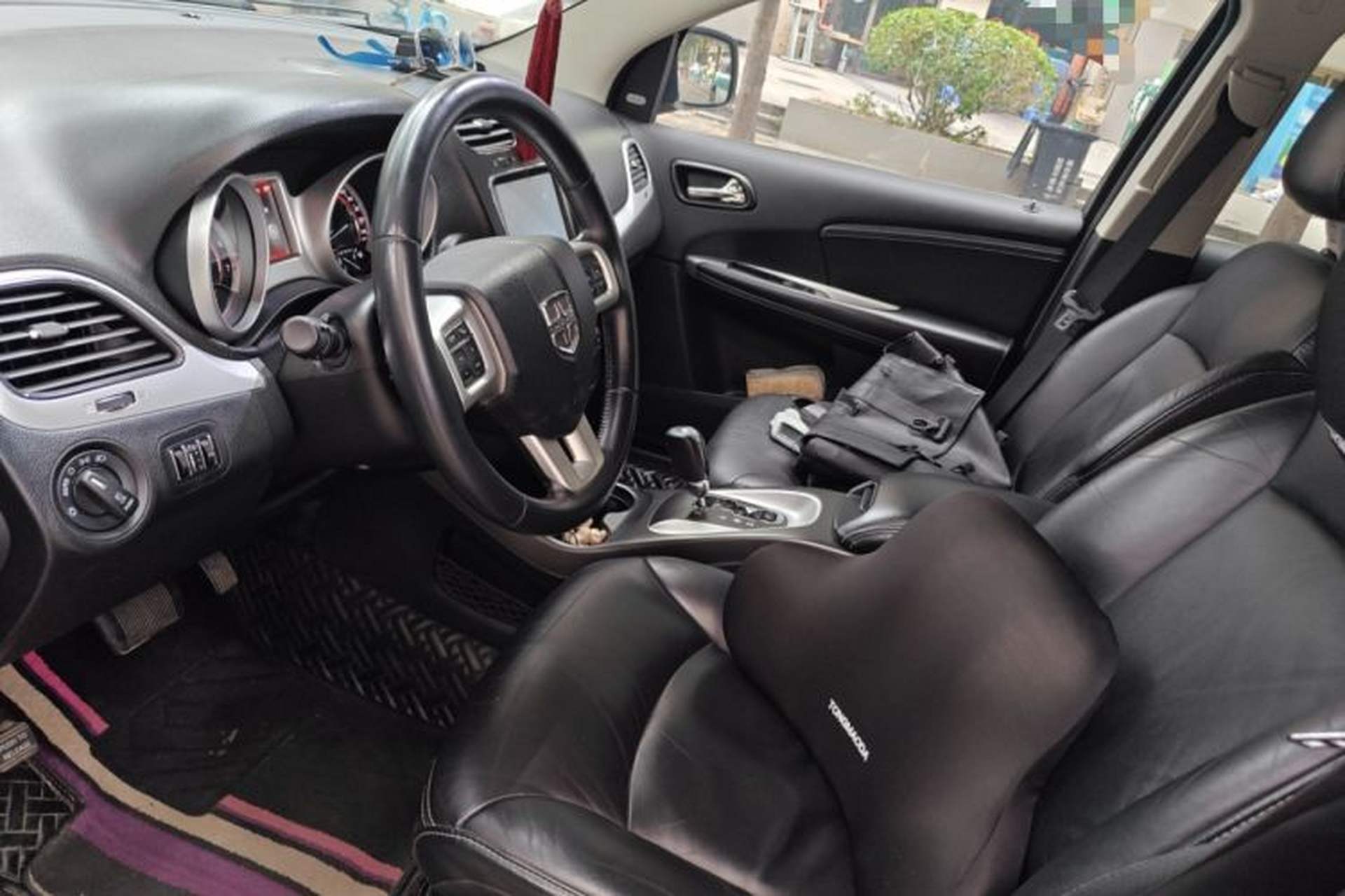 Used Dodge Journey 2013 2.4L Two-Wheel Drive Luxury Version Left Front Seat
