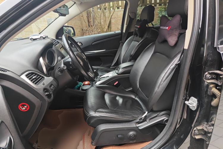 Used Dodge Journey 2013 3.6L Four-Wheel Drive Flagship Edition Left Front Seat