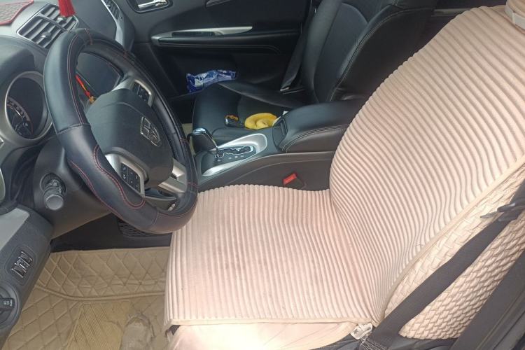 Used Dodge Journey 2013 2.4L Two-Wheel-Drive Smart Edition Left Front Seat