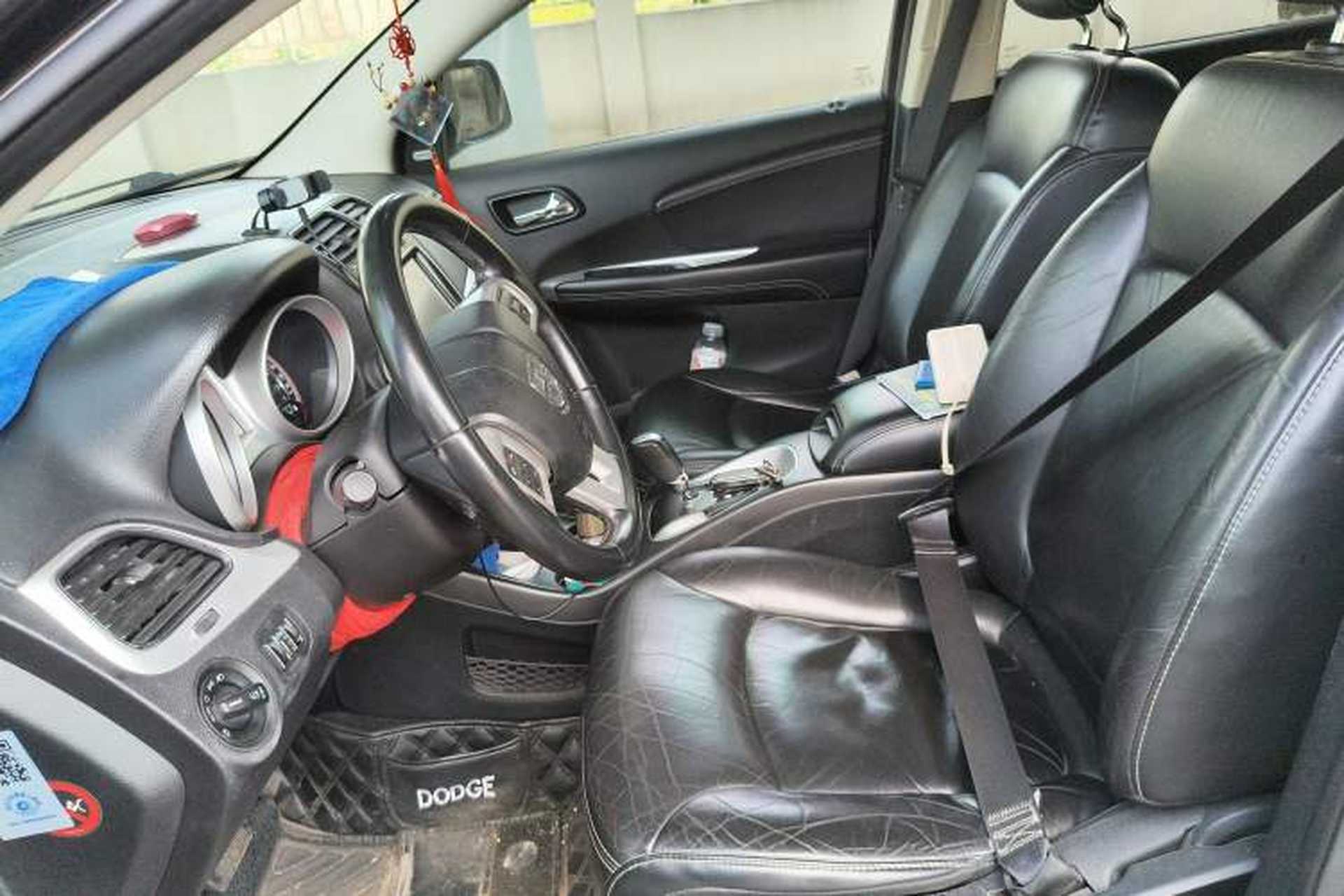 Used Dodge Journey 2013 2.4L Two-Wheel Drive Luxury Version Left Front Seat