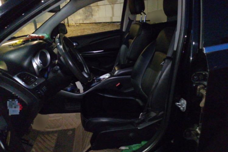 Used Dodge Journey 2013 2.4L Two-Wheel Drive Luxury Version Left Front Seat