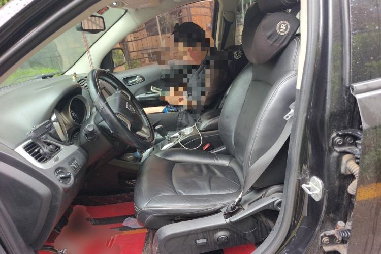 Used Dodge Journey 2013 2.4L Two-Wheel Drive Luxury Version Left Front Seat