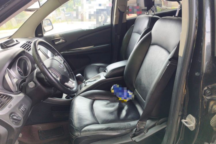 Used Dodge Journey 2013 2.4L Two-Wheel Drive Luxury Version Left Front Seat