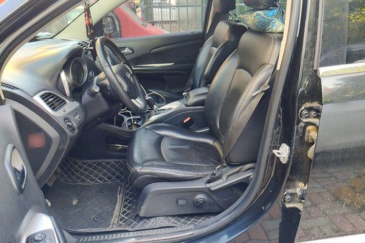 Used Dodge Journey 2013 3.6L Four-Wheel Drive Flagship Edition Left Front Seat