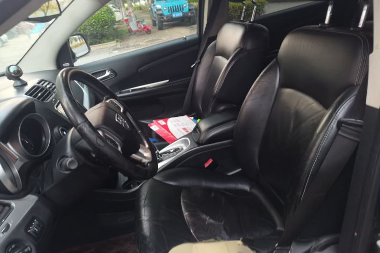 Used Dodge Journey 2013 2.4L Two-Wheel-Drive Smart Edition Left Front Seat