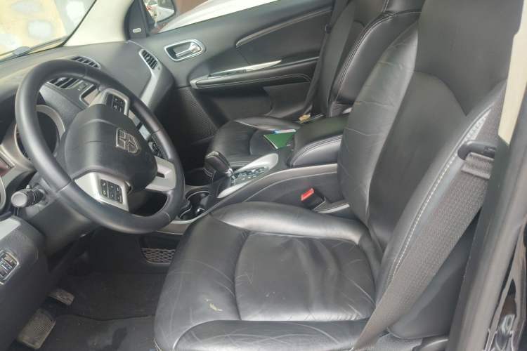 Used Dodge Journey 2013 2.4L Two-Wheel-Drive Smart Edition Left Front Seat