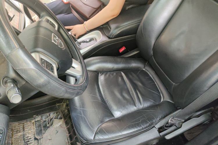 Used Dodge Journey 2013 2.4L Two-Wheel Drive Luxury Version Left Front Seat