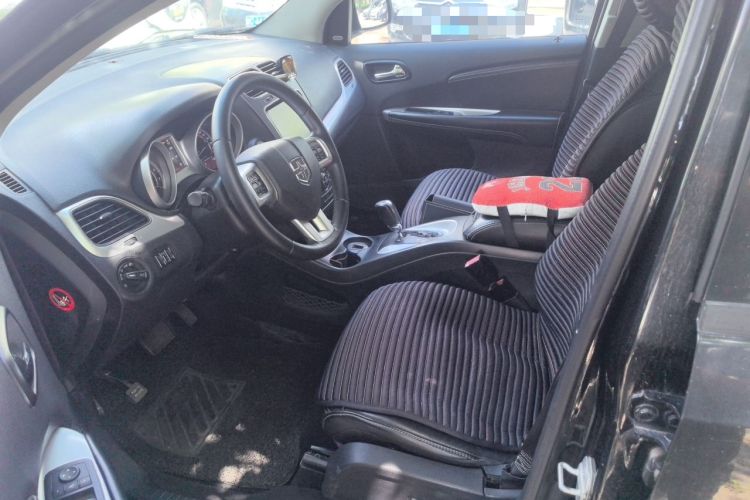 Used Dodge Journey 2013 2.4L Two-Wheel Drive Luxury Version Left Front Seat