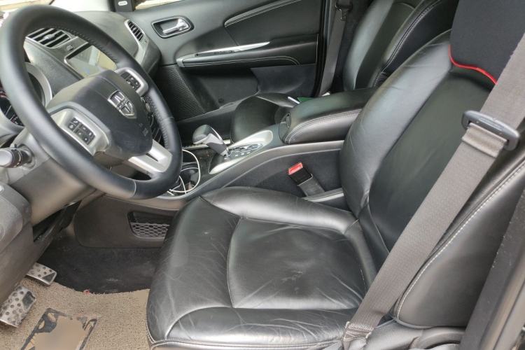 Used Dodge Journey 2013 2.4L Two-Wheel Drive Luxury Version Left Front Seat