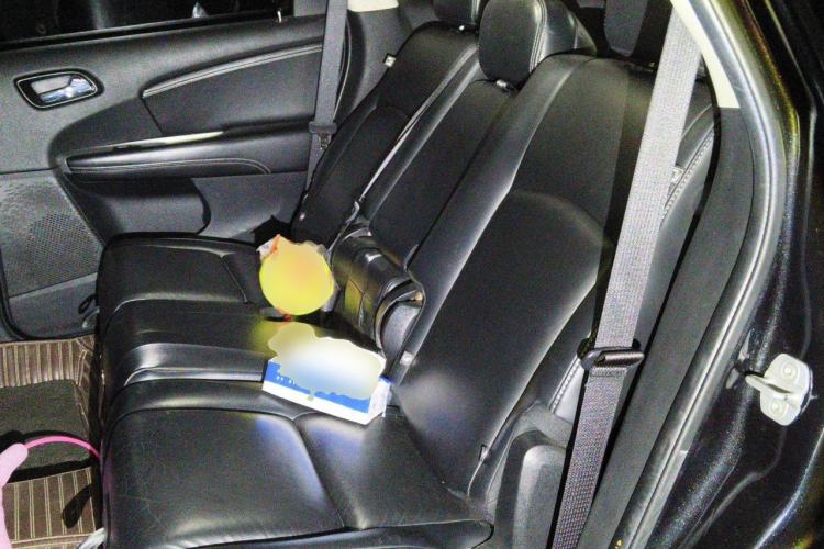 Used Dodge Journey 2013 2.4L Two-Wheel Drive Luxury Version Left Rear Seat