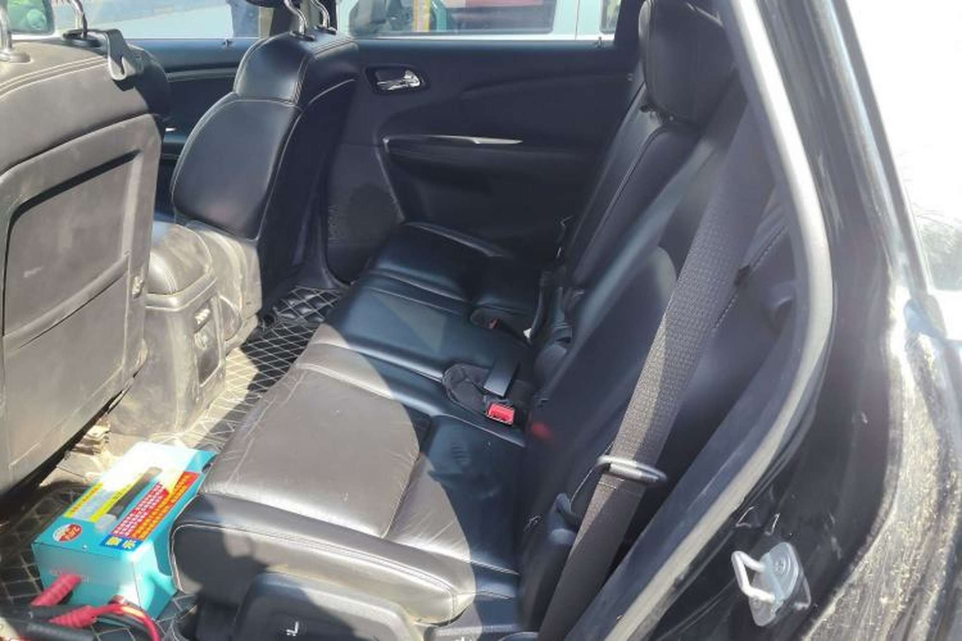 Used Dodge Journey 2013 2.4L Two-Wheel Drive Luxury Version Left Rear Seat
