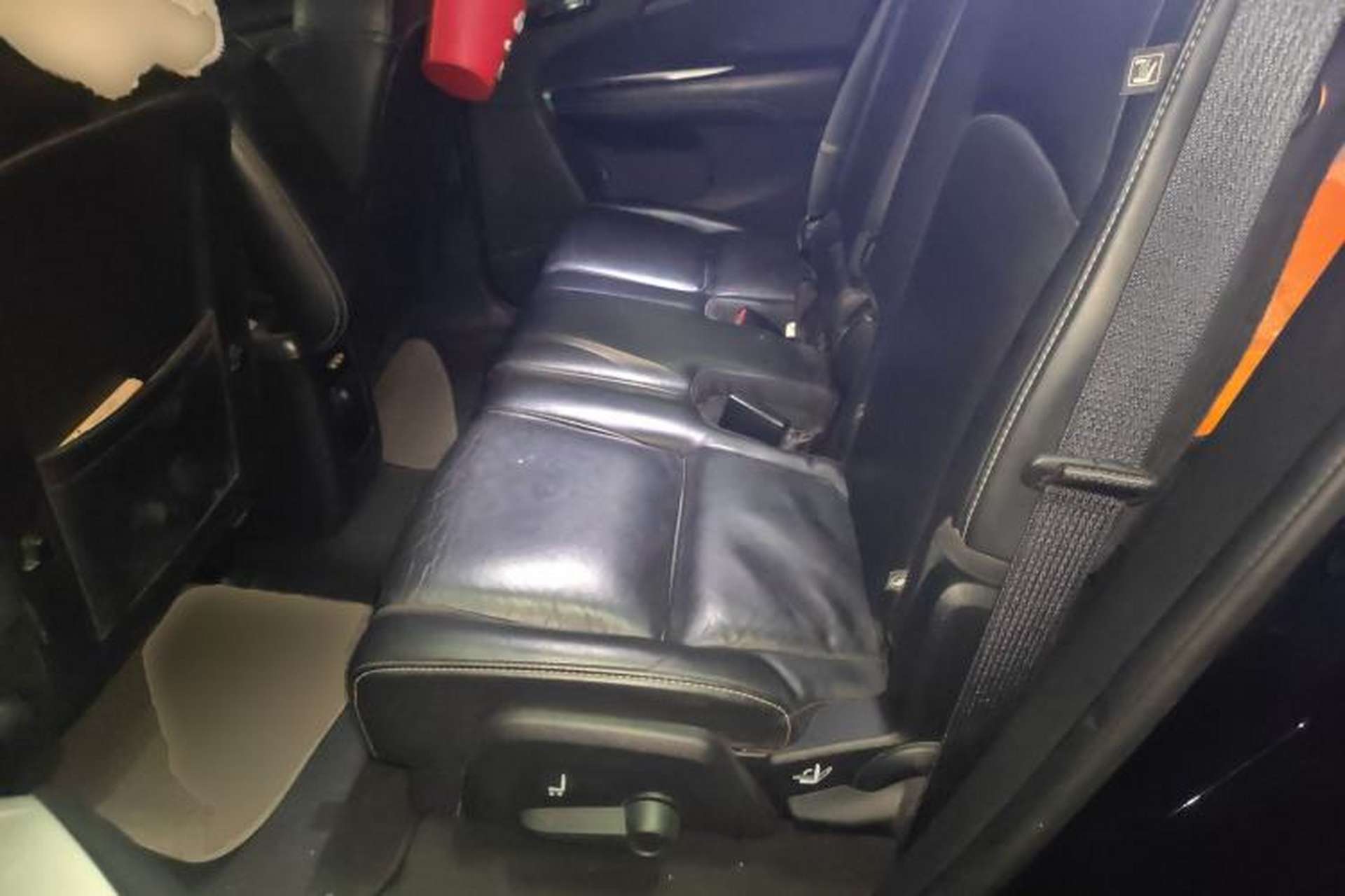 Used Dodge Journey 2013 2.4L Two-Wheel Drive Luxury Version Left Rear Seat