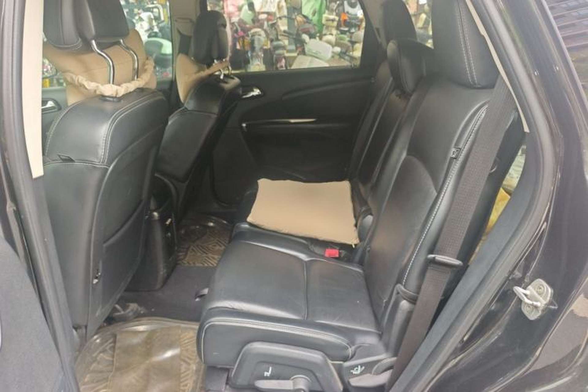 Used Dodge Journey 2013 2.4L Two-Wheel Drive Luxury Version Left Rear Seat