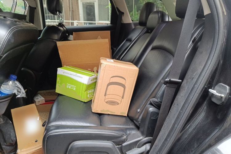 Used Dodge Journey 2013 2.4L Two-Wheel Drive Luxury Version Left Rear Seat
