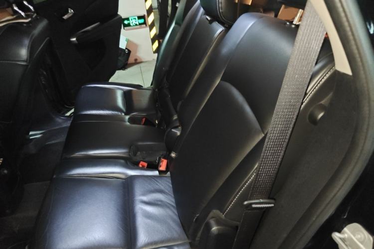 Used Dodge Journey 2013 2.4L Two-Wheel Drive Luxury Version Left Rear Seat