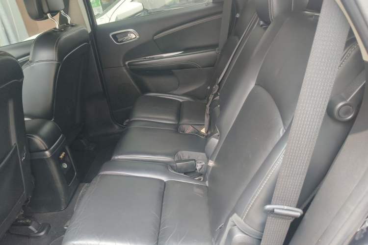 Used Dodge Journey 2013 2.4L Two-Wheel-Drive Smart Edition Left Rear Seat