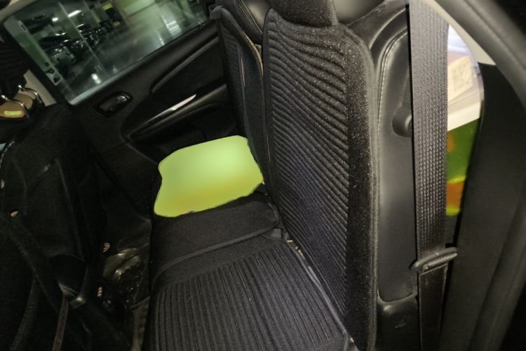 Used Dodge Journey 2013 2.4L Two-Wheel Drive Luxury Version Left Rear Seat