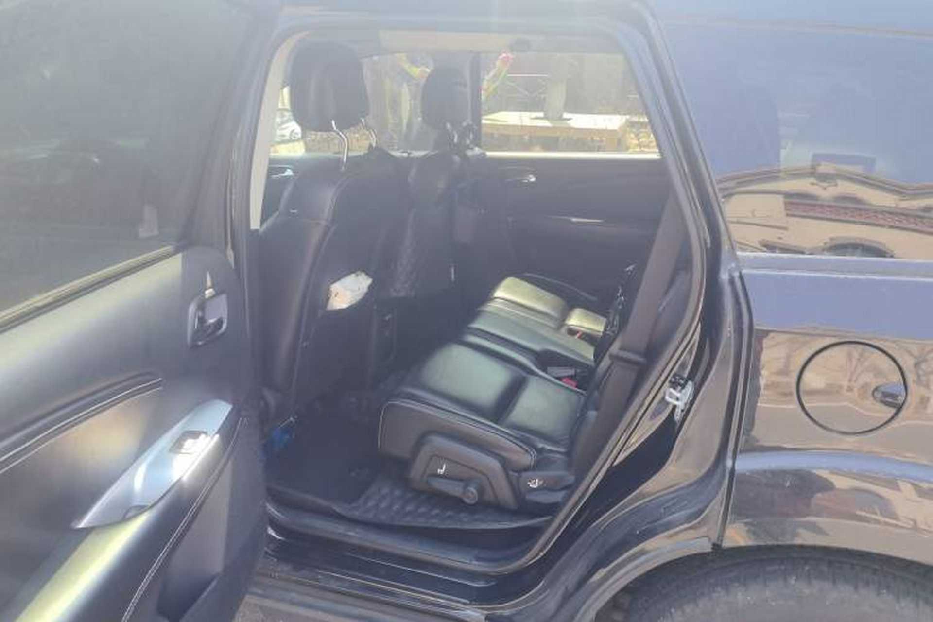 Used Dodge Journey 2013 2.4L Two-Wheel Drive Luxury Version Left Rear Seat