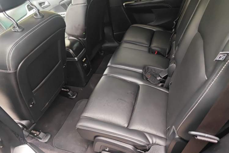 Used Dodge Journey 2013 2.4L Two-Wheel Drive Luxury Version Left Rear Seat