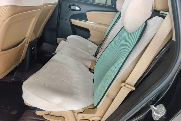 Used Dodge Journey 2013 2.4L Two-Wheel-Drive Smart Edition Left Rear Seat
