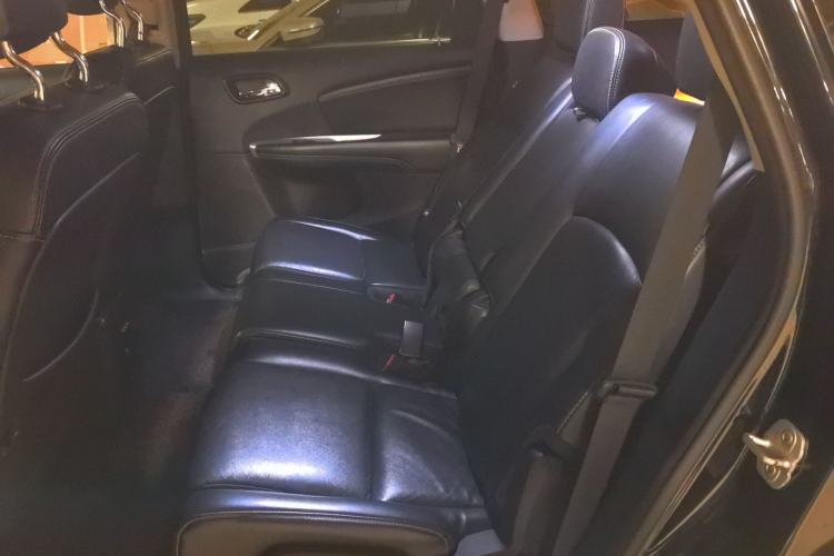 Used Dodge Journey 2013 2.4L Two-Wheel Drive Luxury Version Left Rear Seat