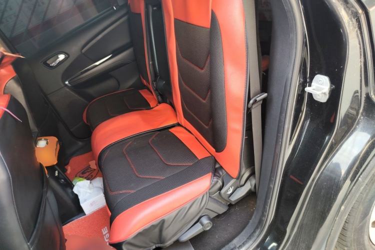 Used Dodge Journey 2013 2.4L Two-Wheel Drive Luxury Version Left Rear Seat