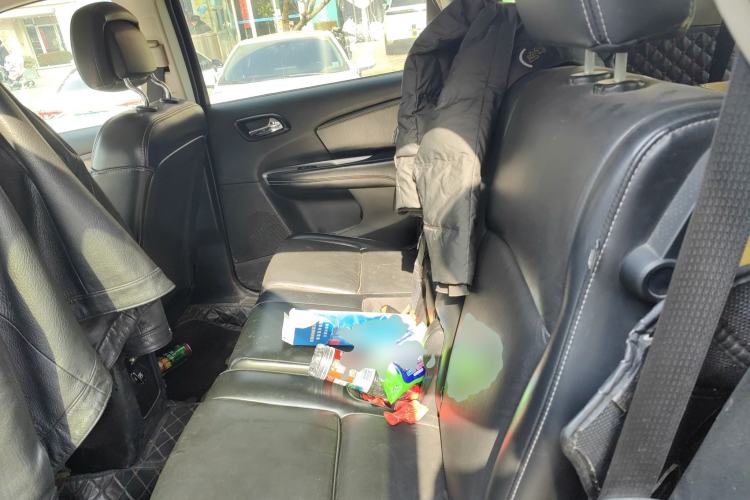 Used Dodge Journey 2013 2.4L Two-Wheel-Drive Smart Edition Left Rear Seat