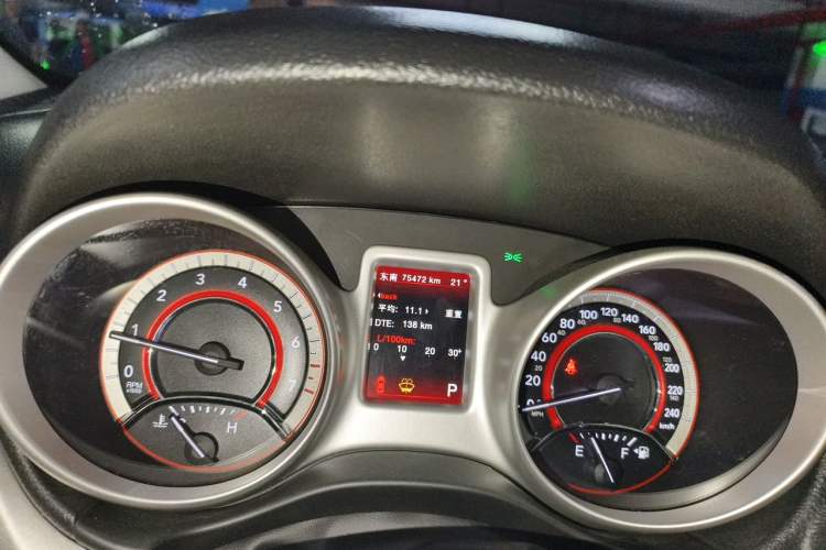 Used Dodge Journey 2013 2.4L Two-Wheel Drive Luxury Version Odometer Close Up