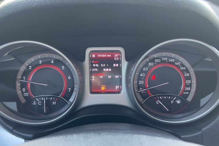 Used Dodge Journey 2013 2.4L Two-Wheel Drive Luxury Version Odometer Close Up