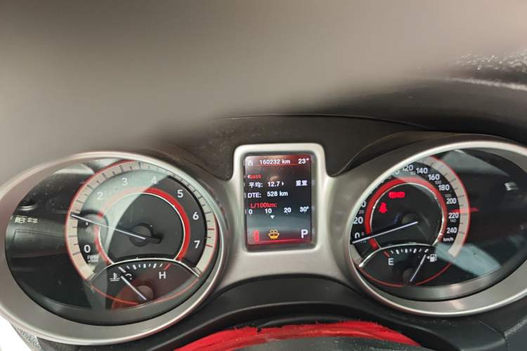 Used Dodge Journey 2013 2.4L Two-Wheel Drive Luxury Version Odometer Close Up